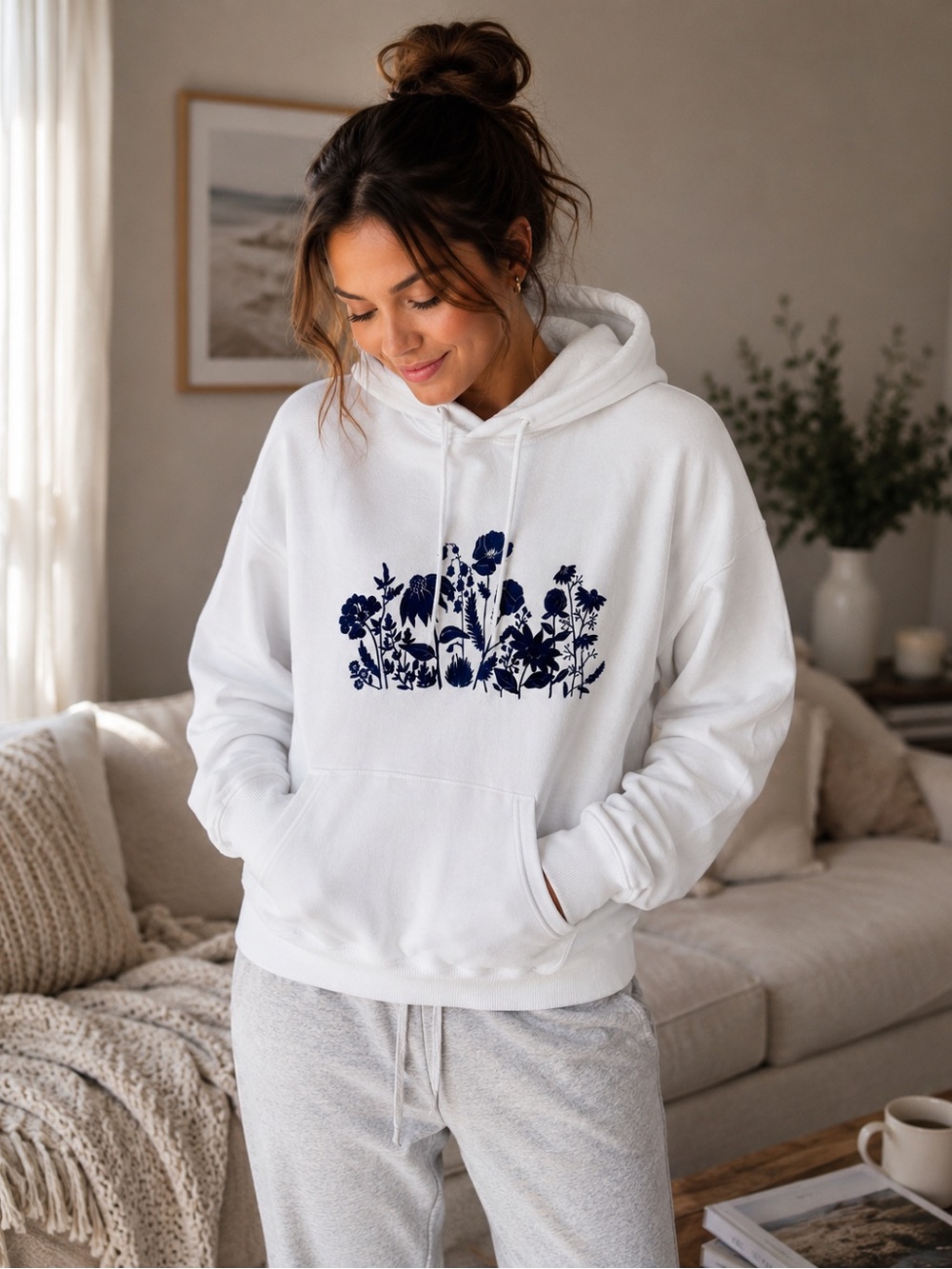 American Eagle White Floral Graphic Sweatshirt Small Cozy Cottagecore Pullover
